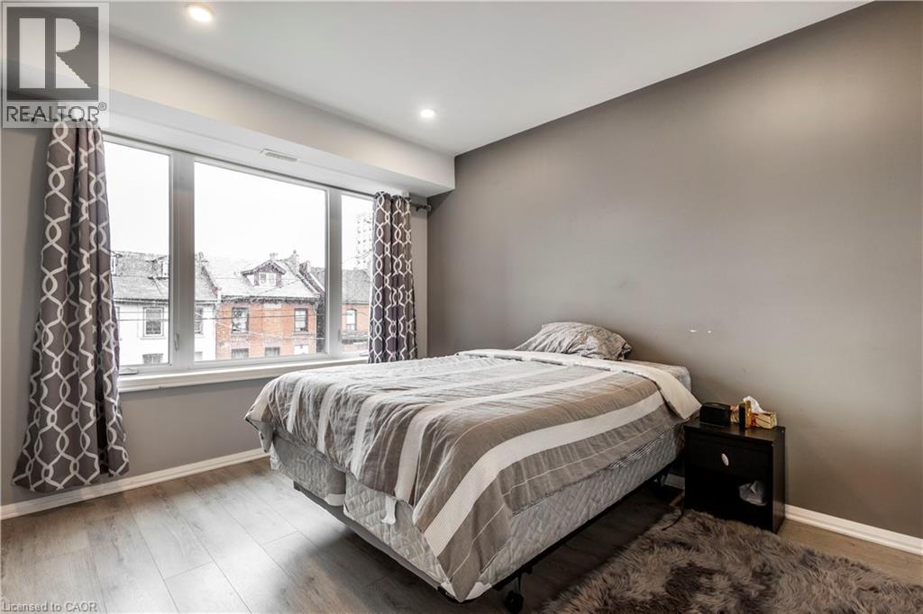 Photo 3 of 144 Wellington Street N Unit 2, Hamilton ON