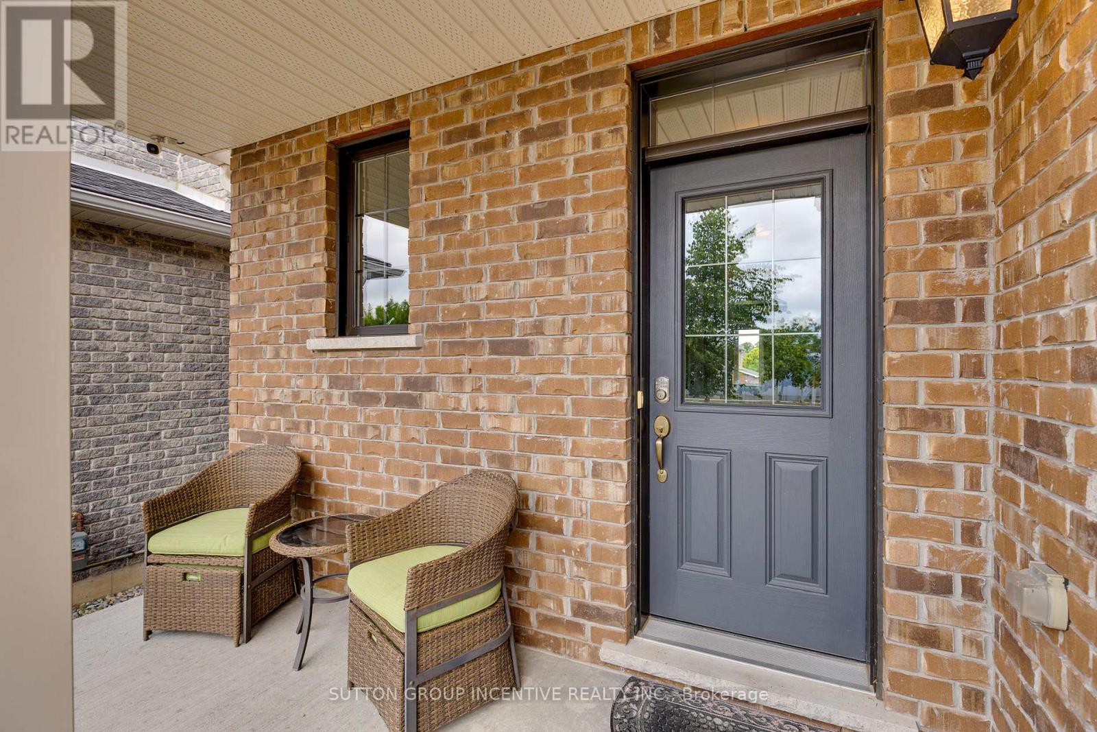 Photo 1 of 22 Britannic Lane, Barrie ON