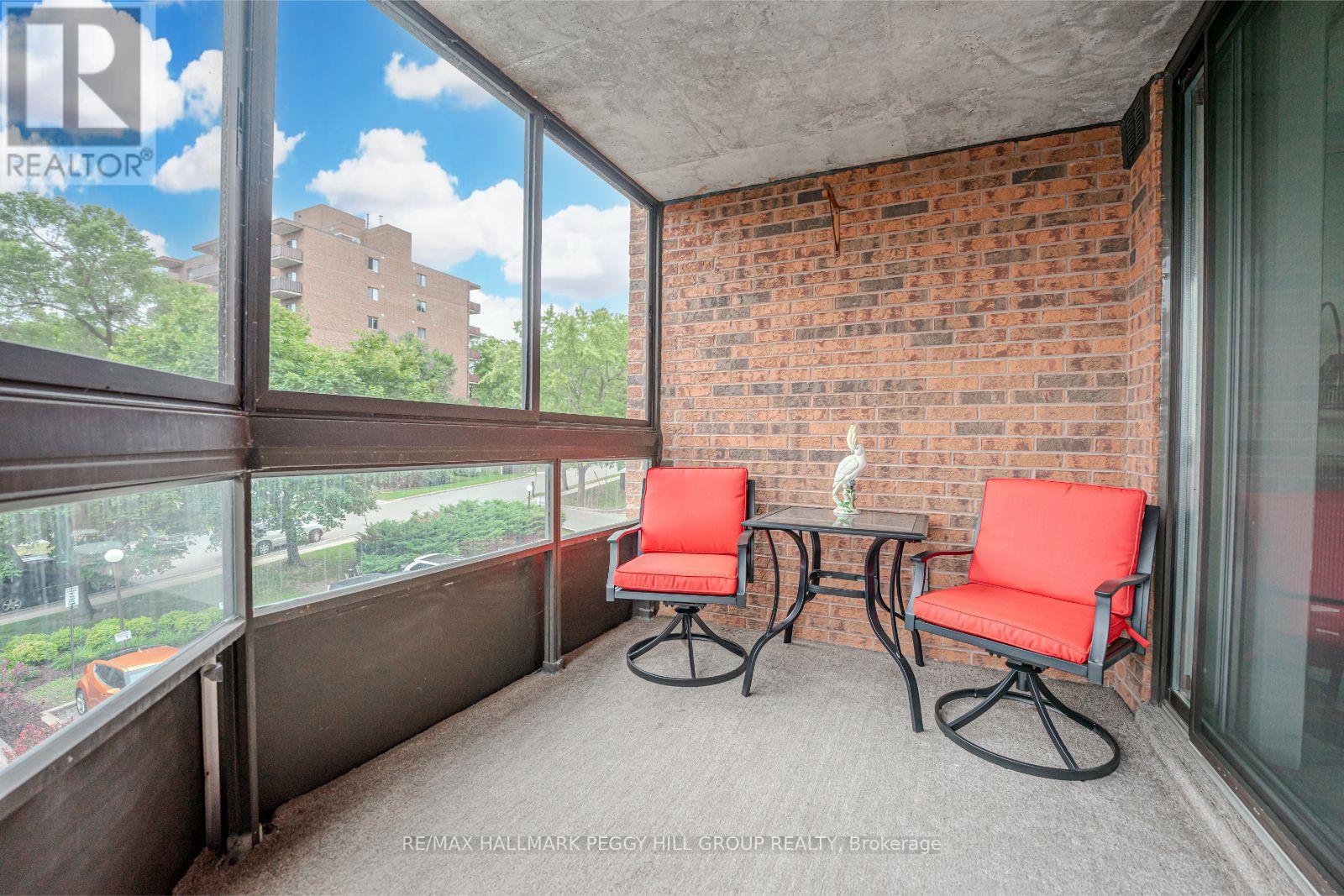 Photo 12 of 206 181 Collier Street, Barrie ON