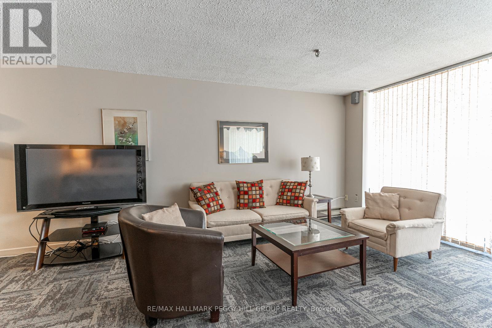 Photo 15 of 206 181 Collier Street, Barrie ON
