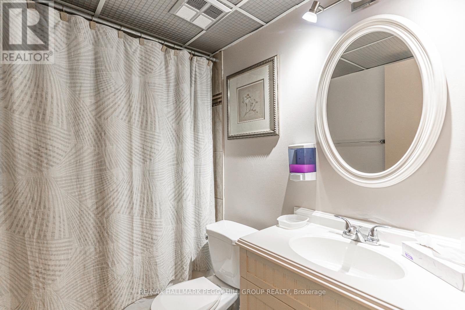Photo 17 of 206 181 Collier Street, Barrie ON