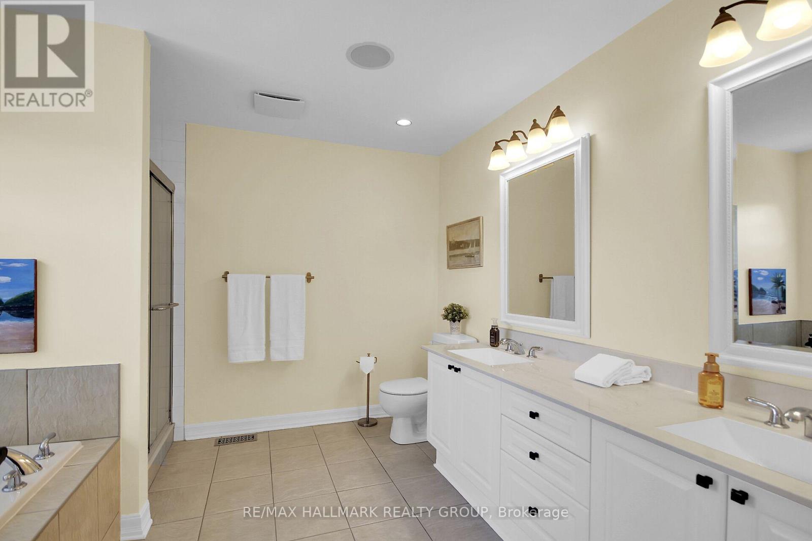 Photo 18 of 30 Oakbriar Crescent, Ottawa ON
