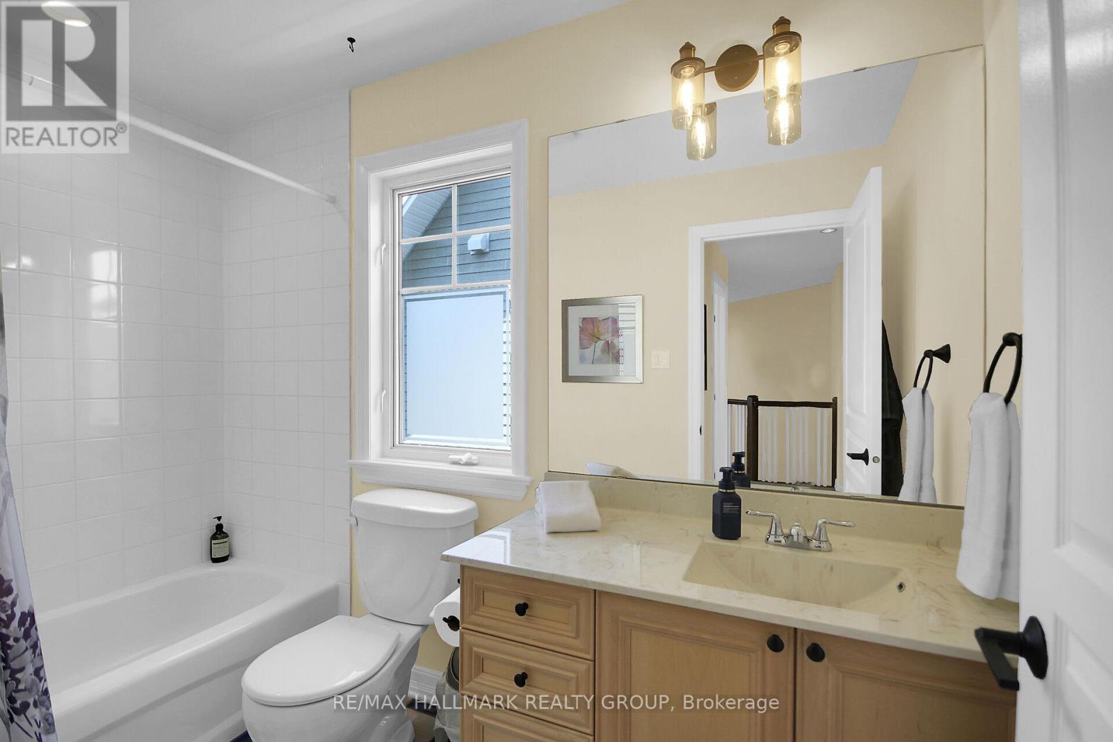 Photo 22 of 30 Oakbriar Crescent, Ottawa ON