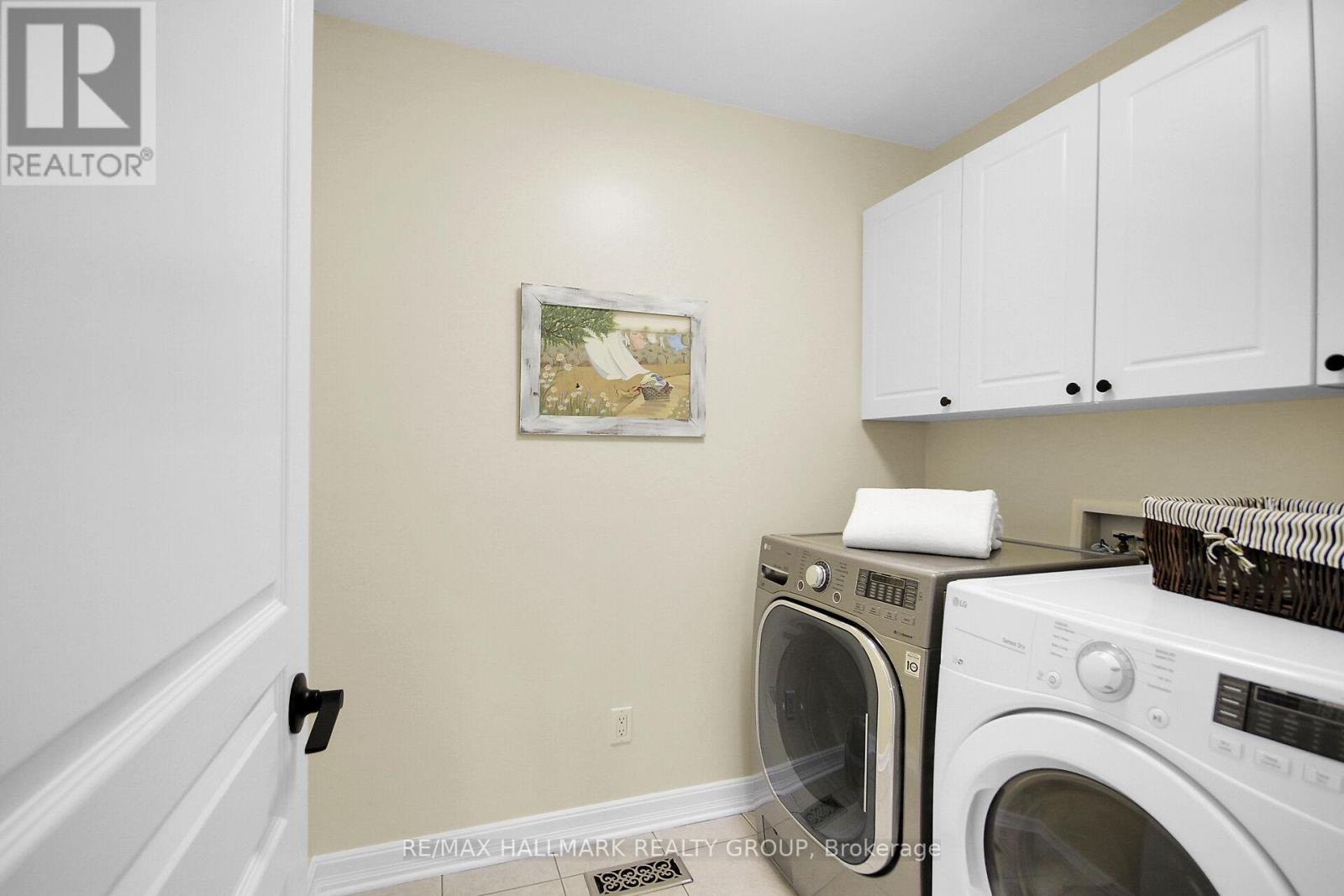 Photo 25 of 30 Oakbriar Crescent, Ottawa ON