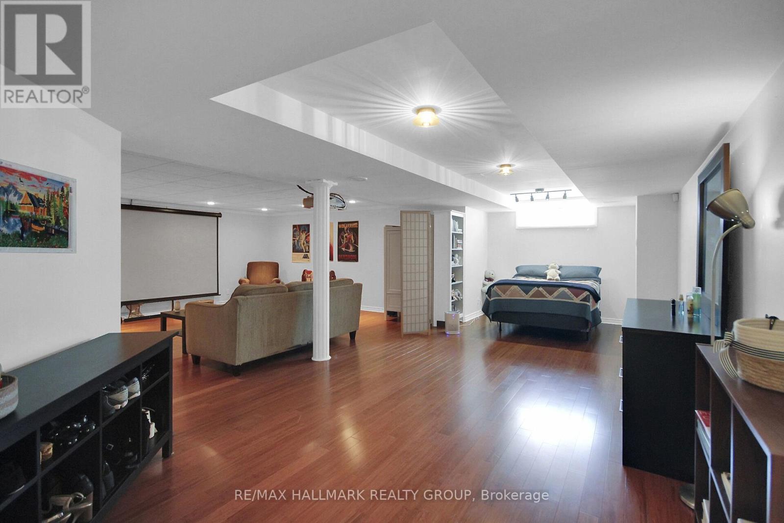 Photo 26 of 30 Oakbriar Crescent, Ottawa ON