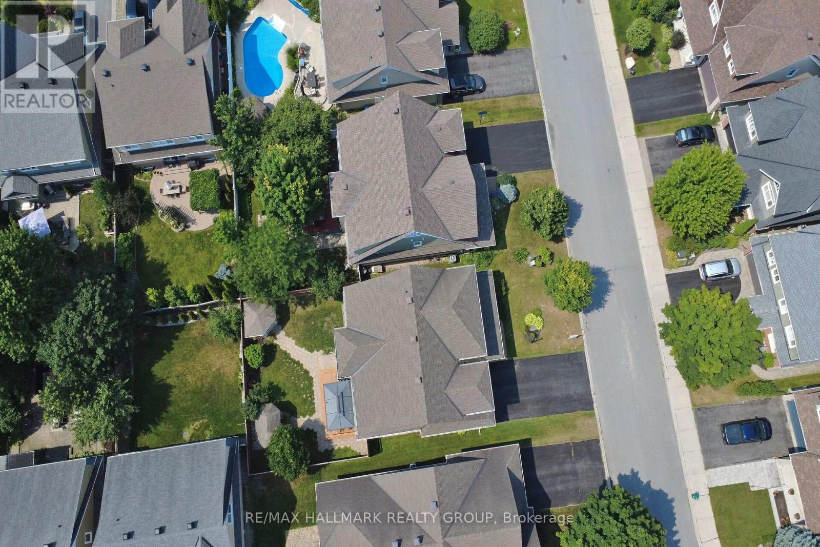 Photo 33 of 30 Oakbriar Crescent, Ottawa ON