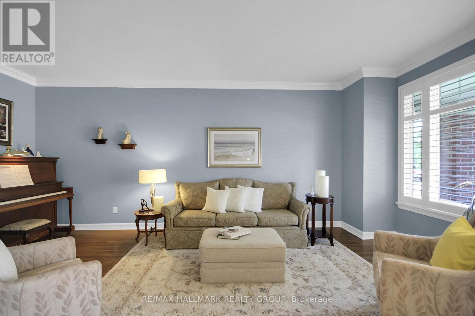 Photo 6 of 30 Oakbriar Crescent, Ottawa ON