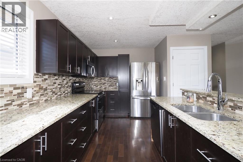 Photo 14 of 39 Markwood Drive, Kitchener ON