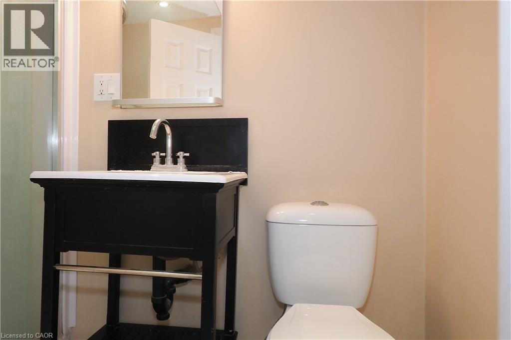 Photo 35 of 39 Markwood Drive, Kitchener ON