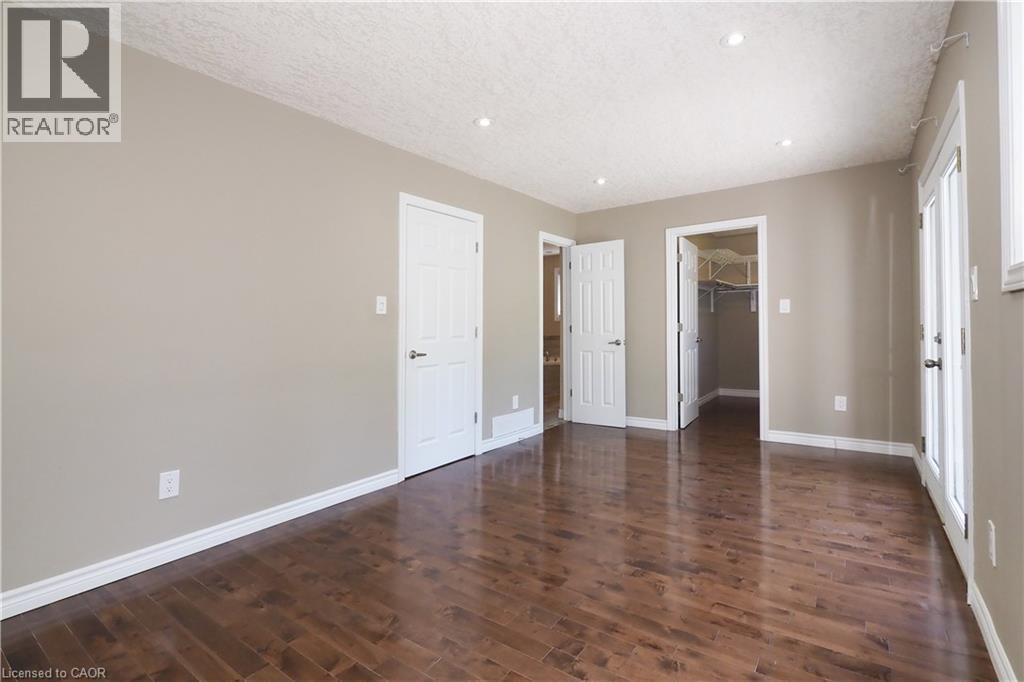 Photo 20 of 39 Markwood Drive, Kitchener ON