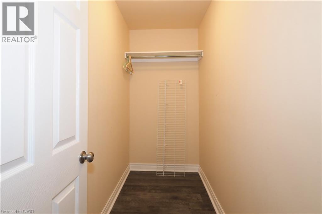 Photo 34 of 39 Markwood Drive, Kitchener ON