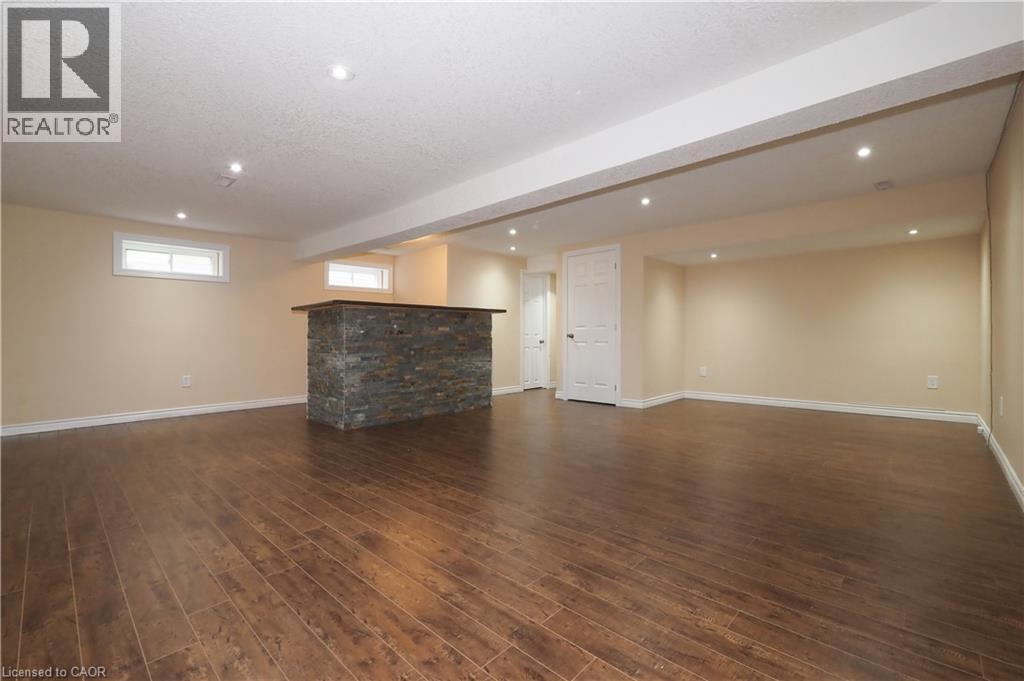 Photo 29 of 39 Markwood Drive, Kitchener ON