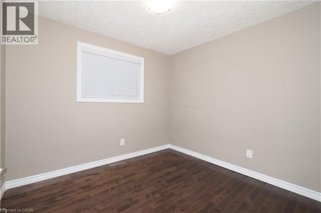 Photo 26 of 39 Markwood Drive, Kitchener ON