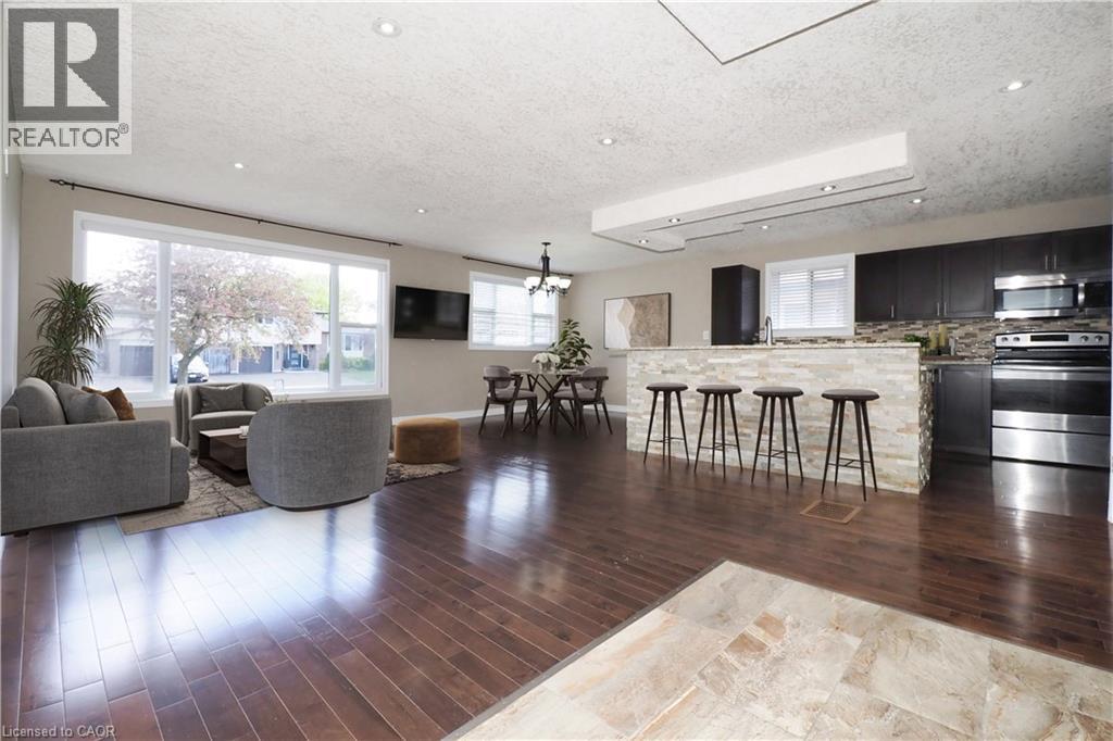 Photo 7 of 39 Markwood Drive, Kitchener ON