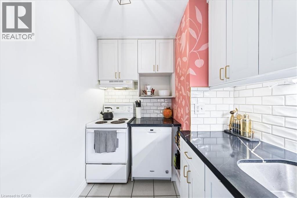 Photo 4 of 114 Vaughan Road Unit 103, Toronto ON
