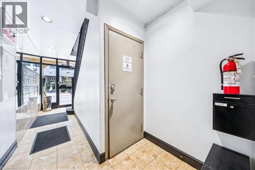 Photo 11 of 114 Vaughan Road Unit 103, Toronto ON