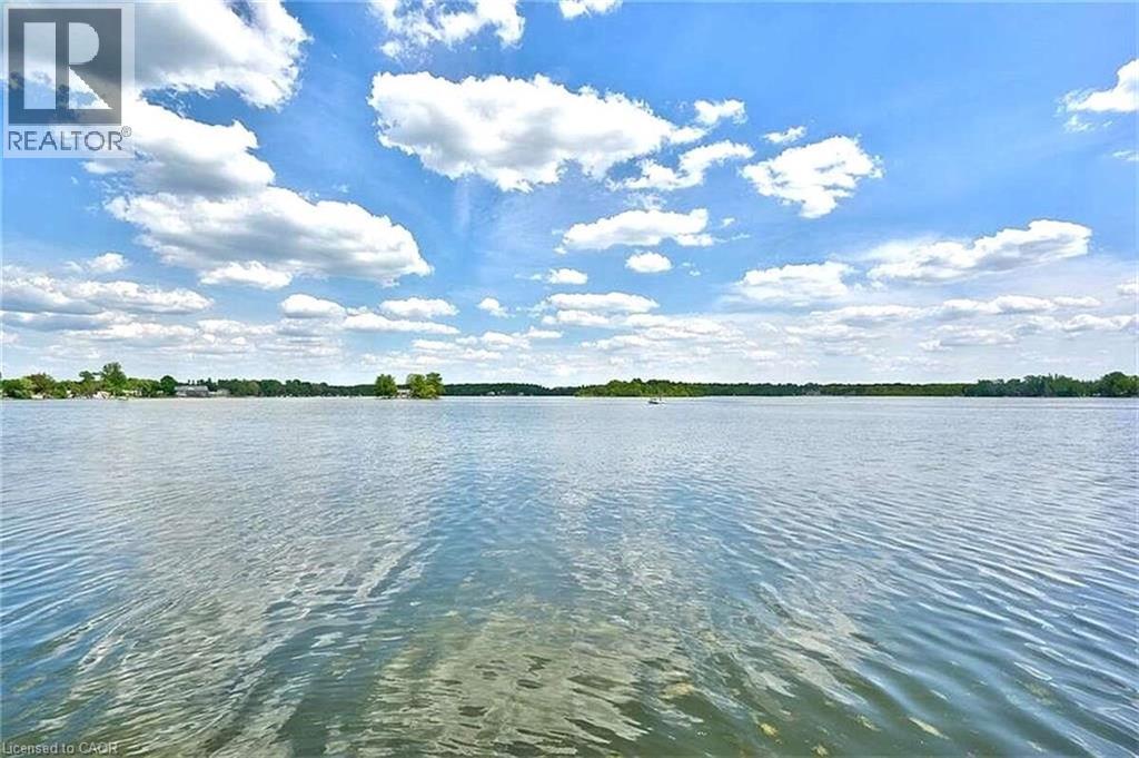 Photo 24 of 34 Sandy Shore Boulevard, Cambridge ON