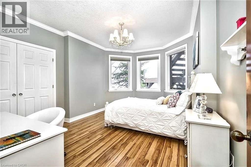 Photo 22 of 34 Sandy Shore Boulevard, Cambridge ON