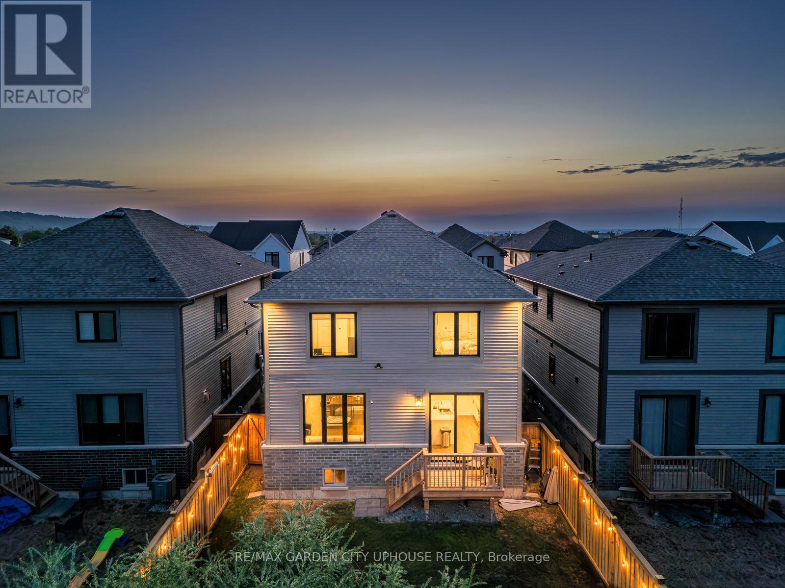 Photo 1 of 111 Starfire Crescent, Hamilton ON
