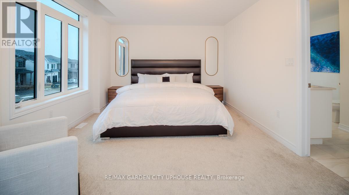 Photo 9 of 111 Starfire Crescent, Hamilton ON