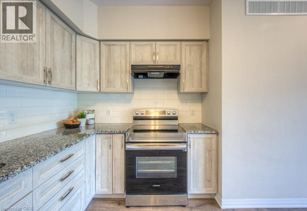 Photo 14 of 55 Progress Crescent, Kitchener ON
