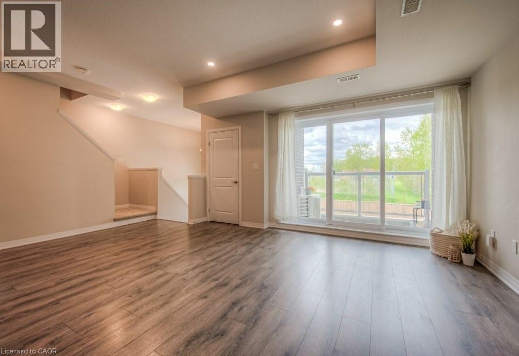 Photo 18 of 55 Progress Crescent, Kitchener ON