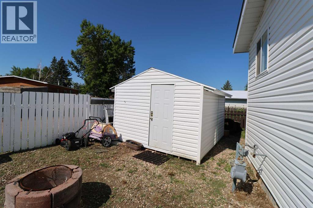 Photo 3 of 4818 63 A Ave, Taber AB