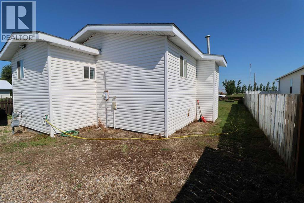 Photo 9 of 4818 63 A Ave, Taber AB