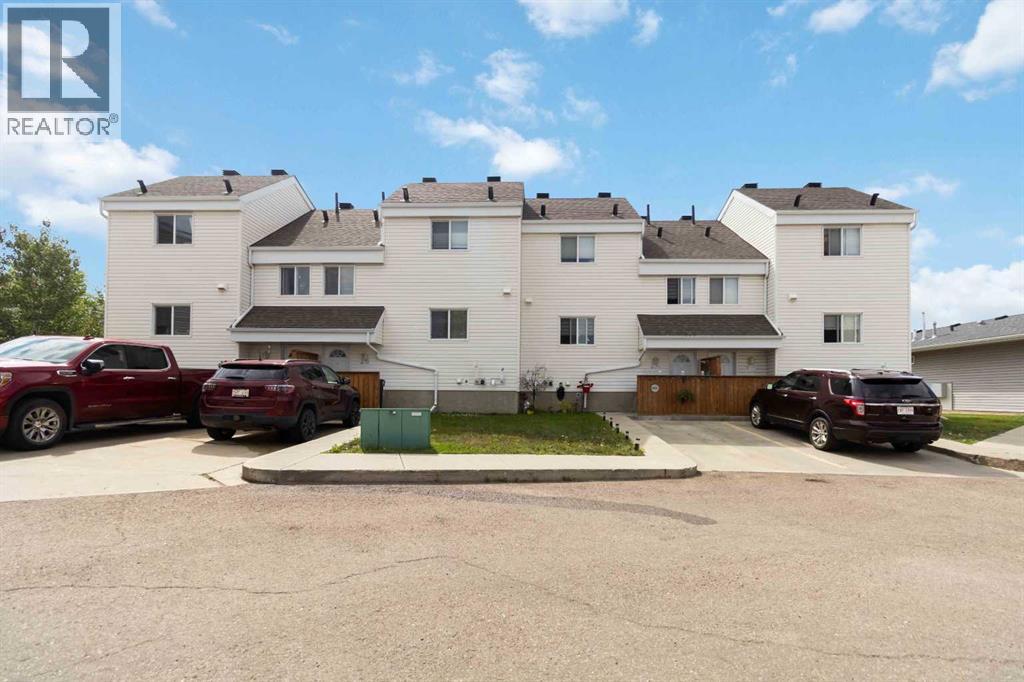 Photo 1 of 61 711 Beacon Hill, Fort Mcmurray AB