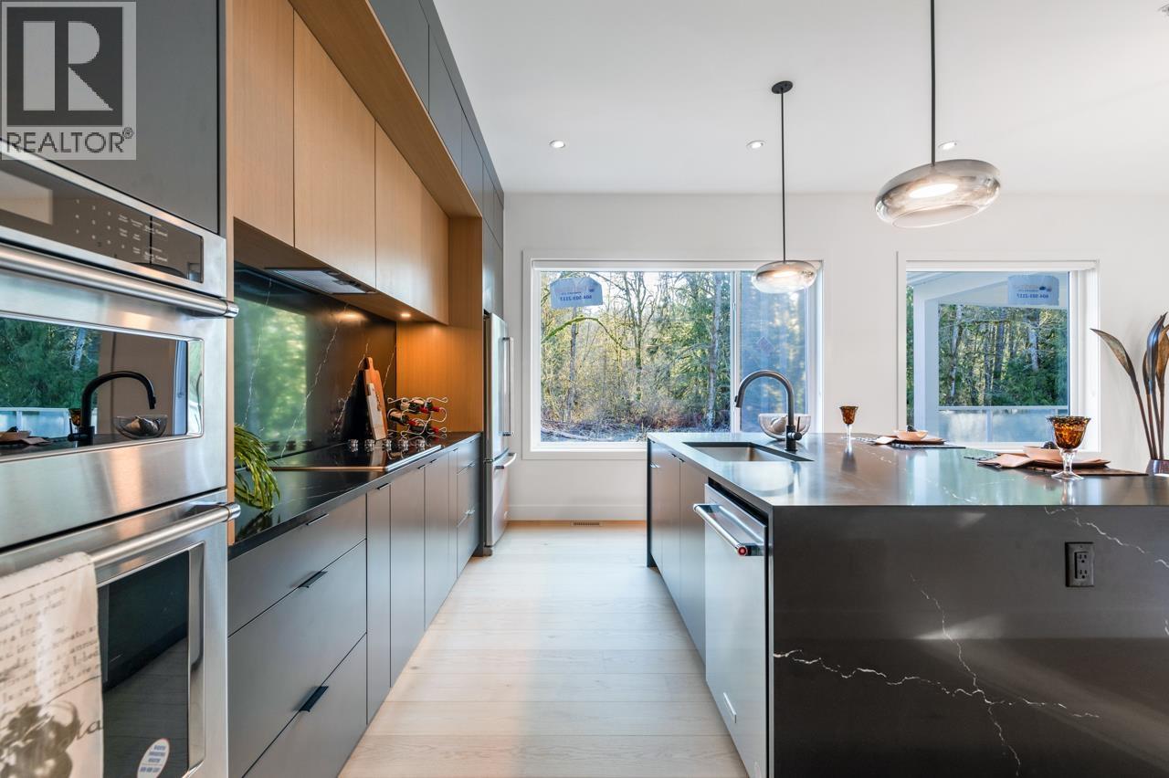 Photo 8 of 24476 Jenewein Drive, Maple Ridge BC
