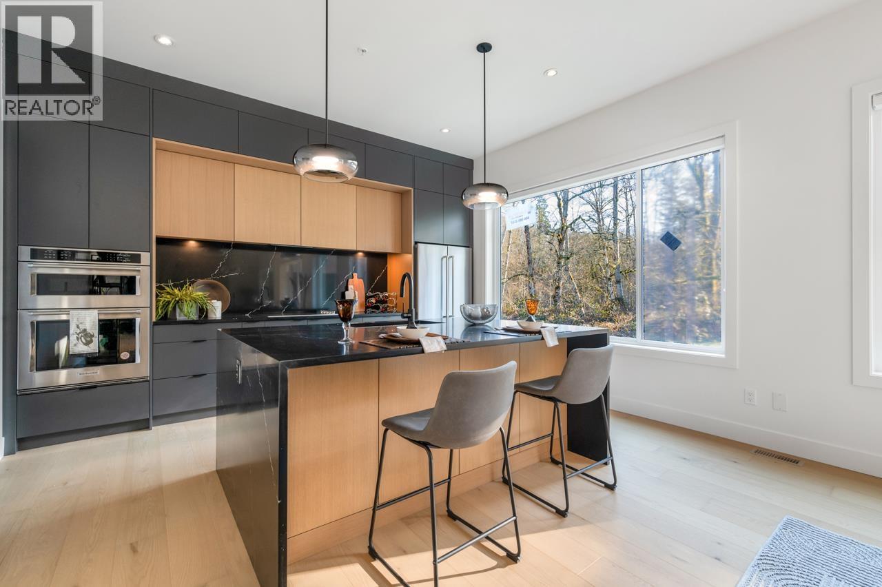 Photo 9 of 24476 Jenewein Drive, Maple Ridge BC