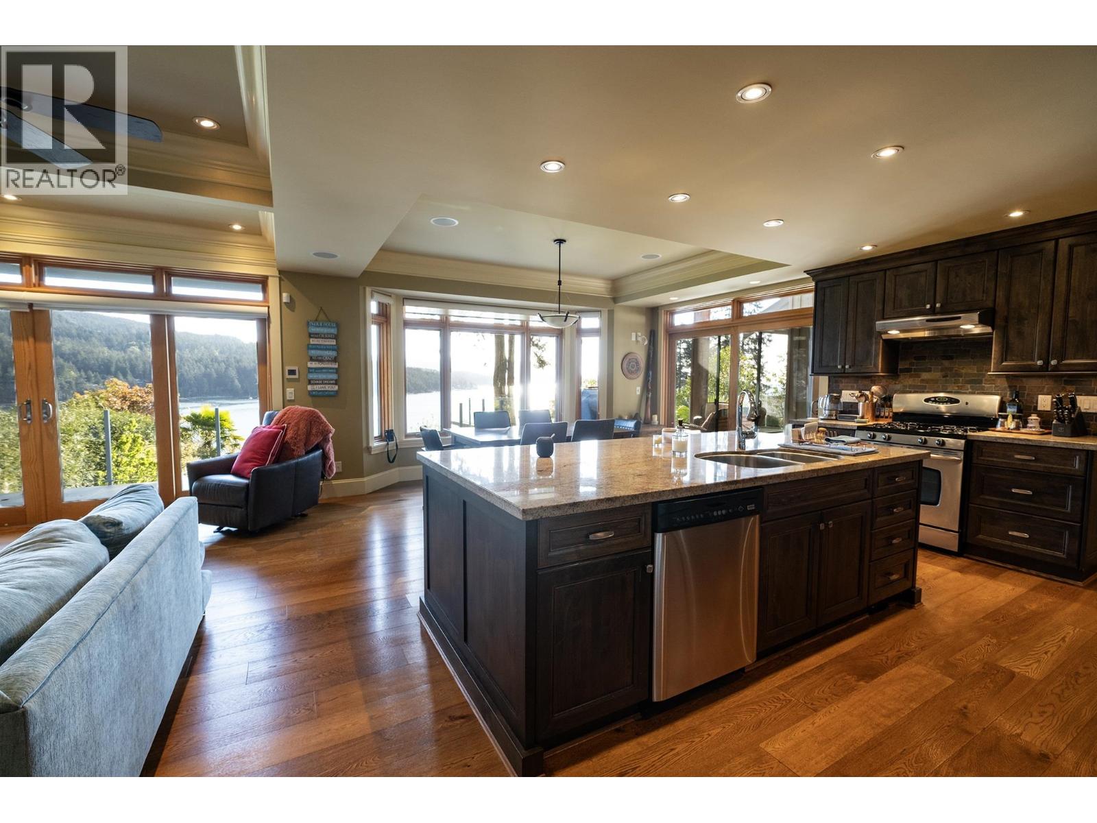 7626 EUREKA AVENUE, Halfmoon Bay