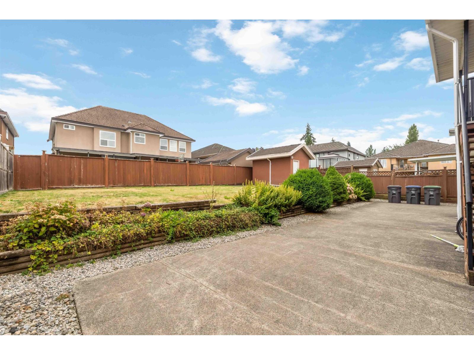 Photo 30 of 6832 Kilburn Place, Surrey BC