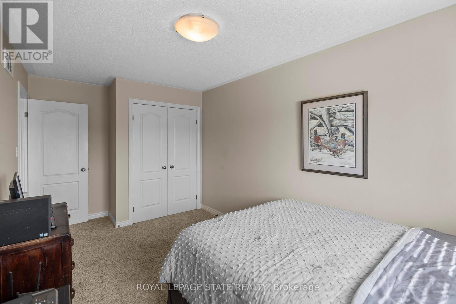 Photo 24 of 27 Marina Point Crescent, Hamilton ON