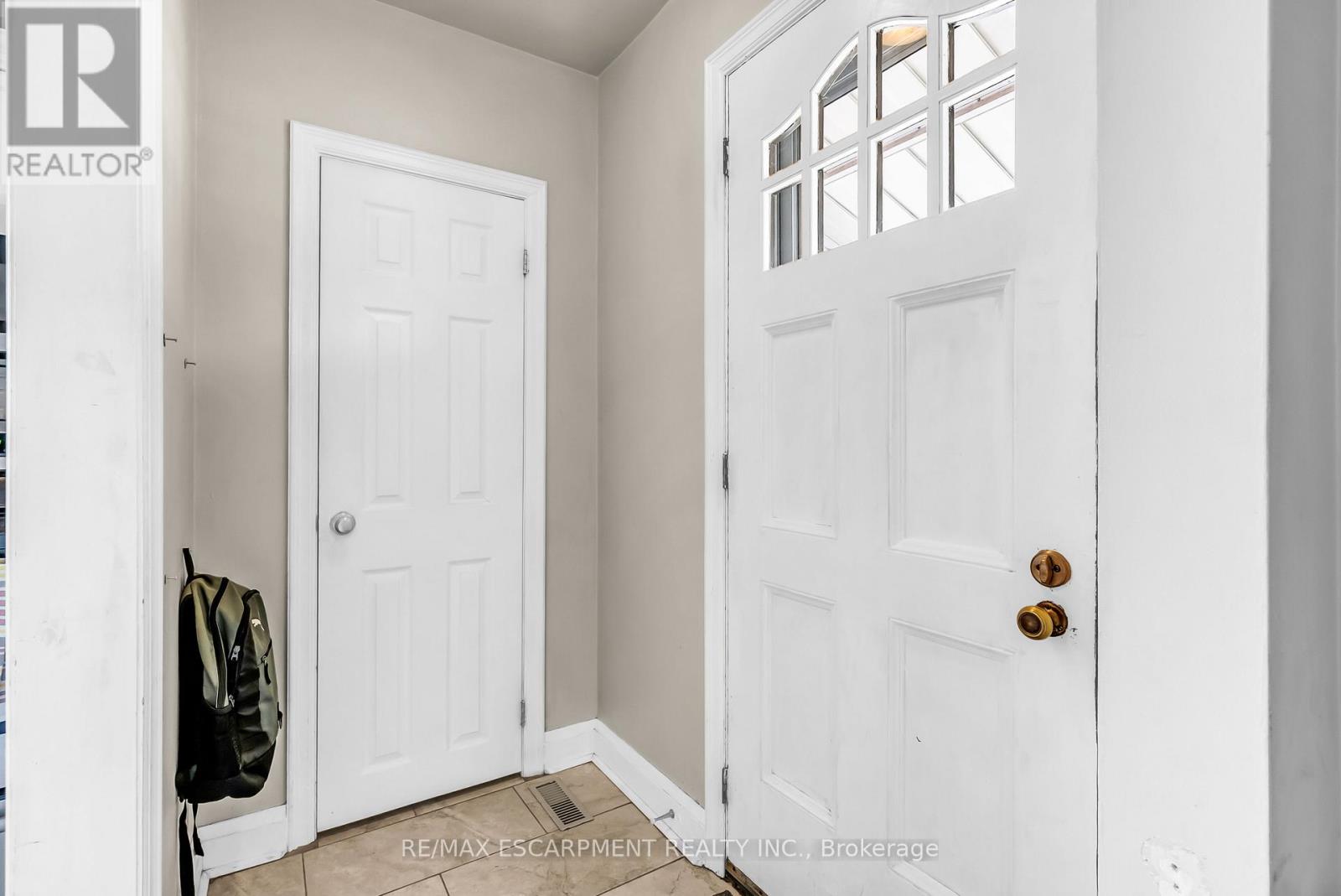 Single Family House for Sale in  CLOVERDALE AVENUE Hamilton (Rosedale) 