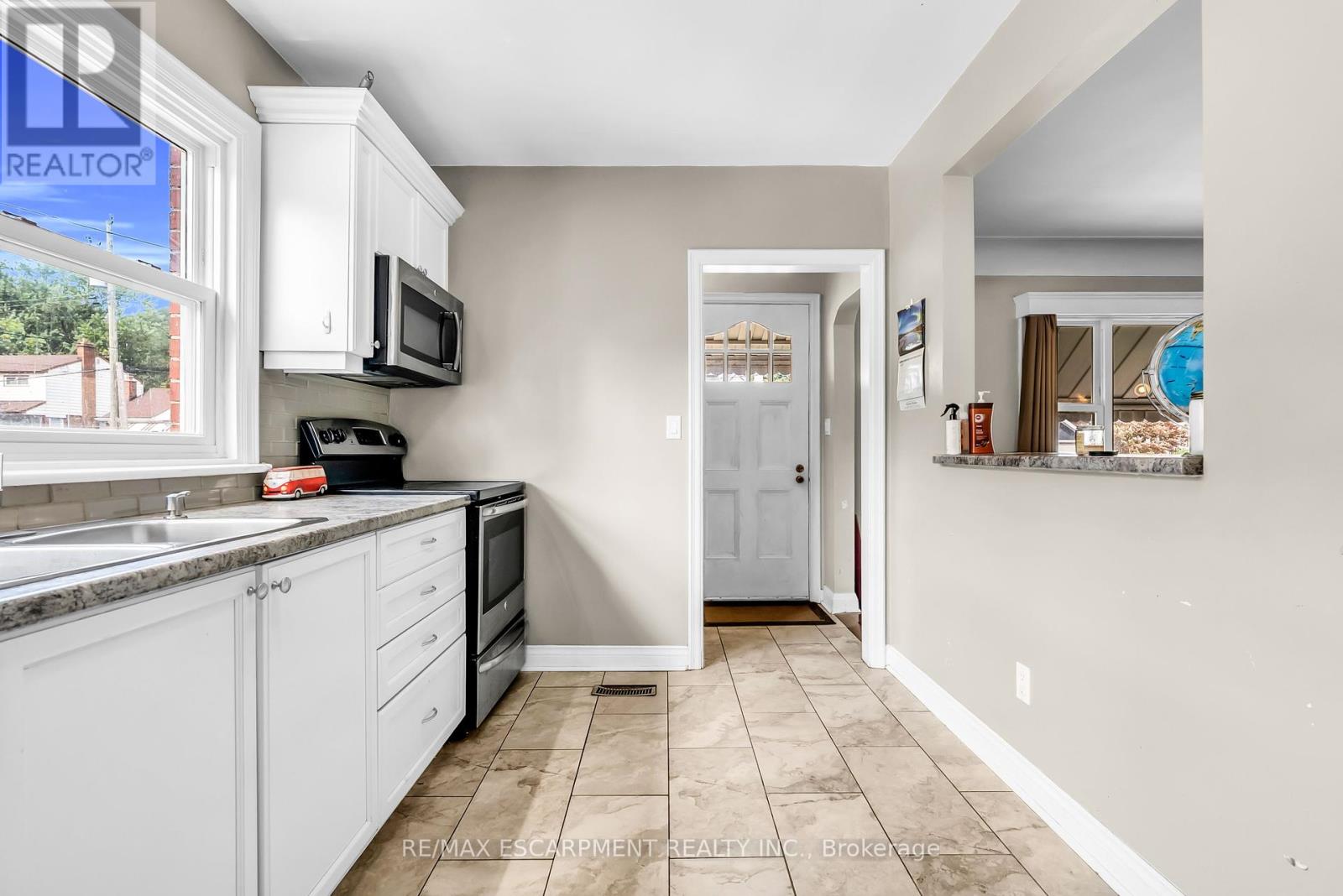 Single Family House for Sale in  CLOVERDALE AVENUE Hamilton (Rosedale) 