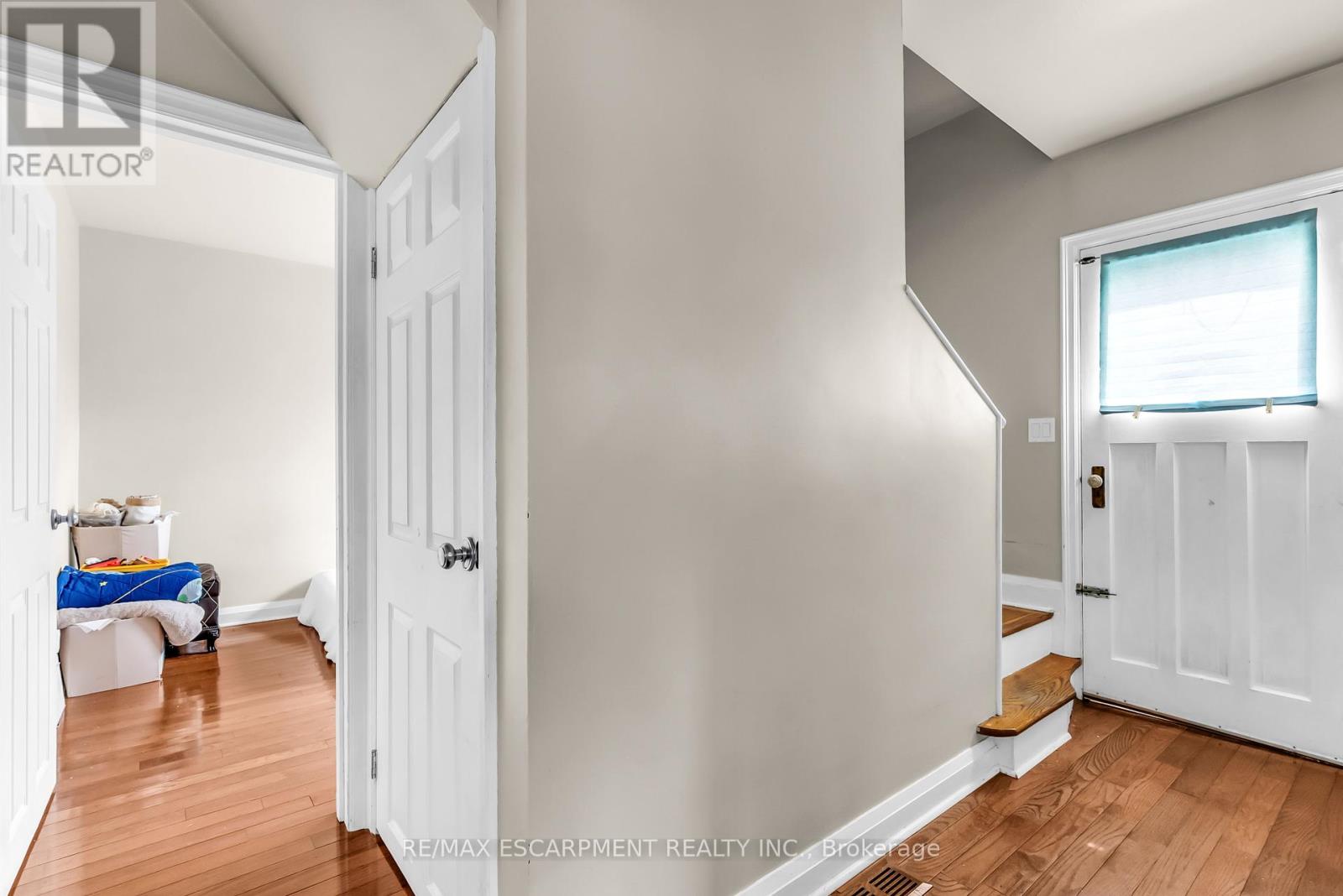 Single Family House for Sale in  CLOVERDALE AVENUE Hamilton (Rosedale) 