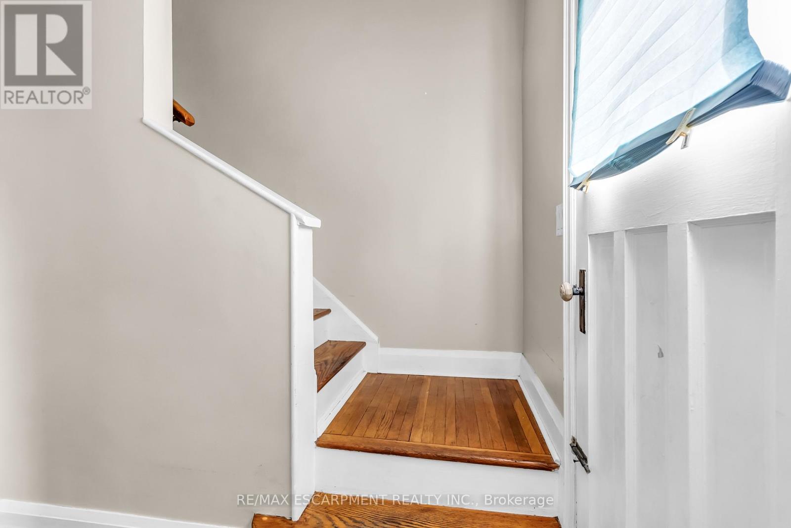 Single Family House for Sale in  CLOVERDALE AVENUE Hamilton (Rosedale) 