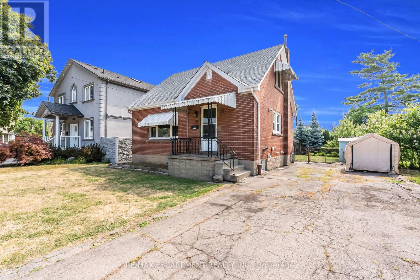 Single Family House for Sale in  CLOVERDALE AVENUE Hamilton (Rosedale) 