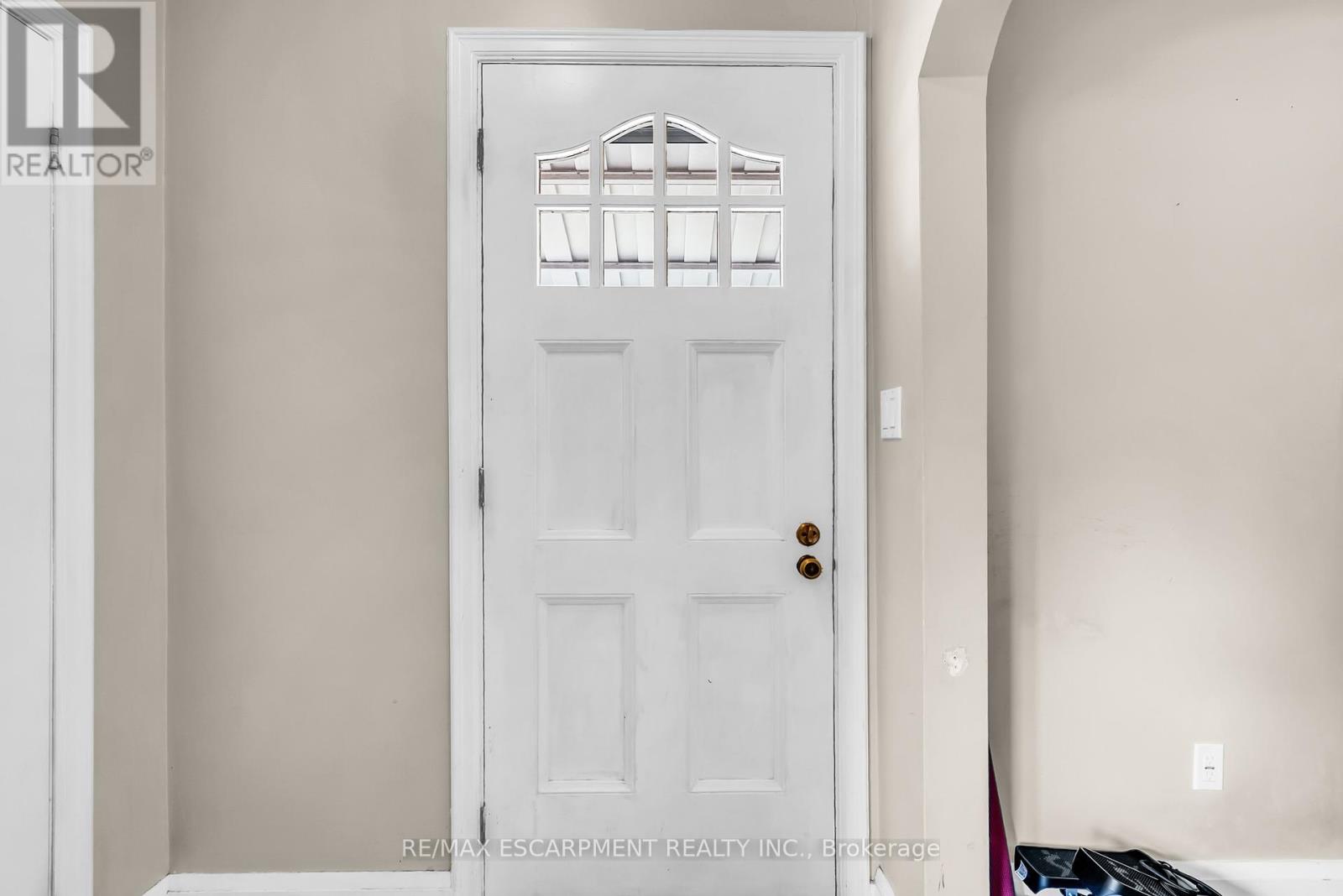 Single Family House for Sale in  CLOVERDALE AVENUE Hamilton (Rosedale) 