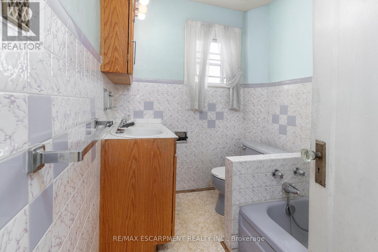 Photo 9 of 62 Alpine Avenue, Hamilton ON