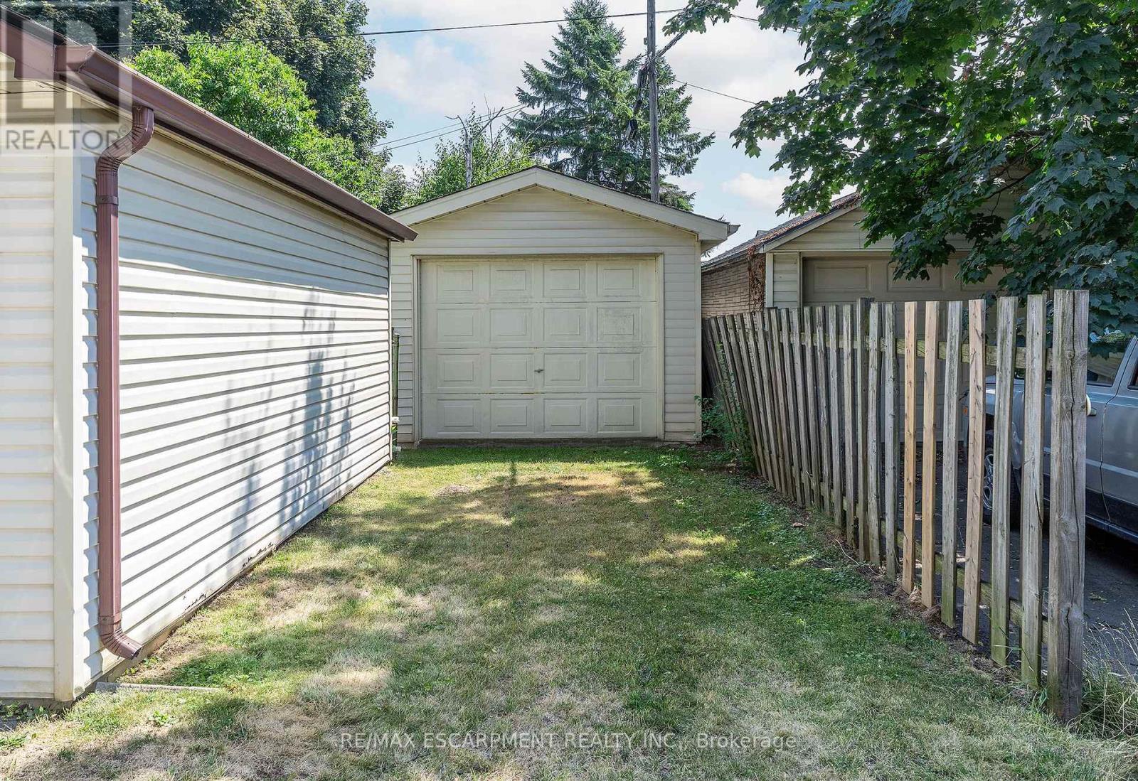 Photo 26 of 62 Alpine Avenue, Hamilton ON