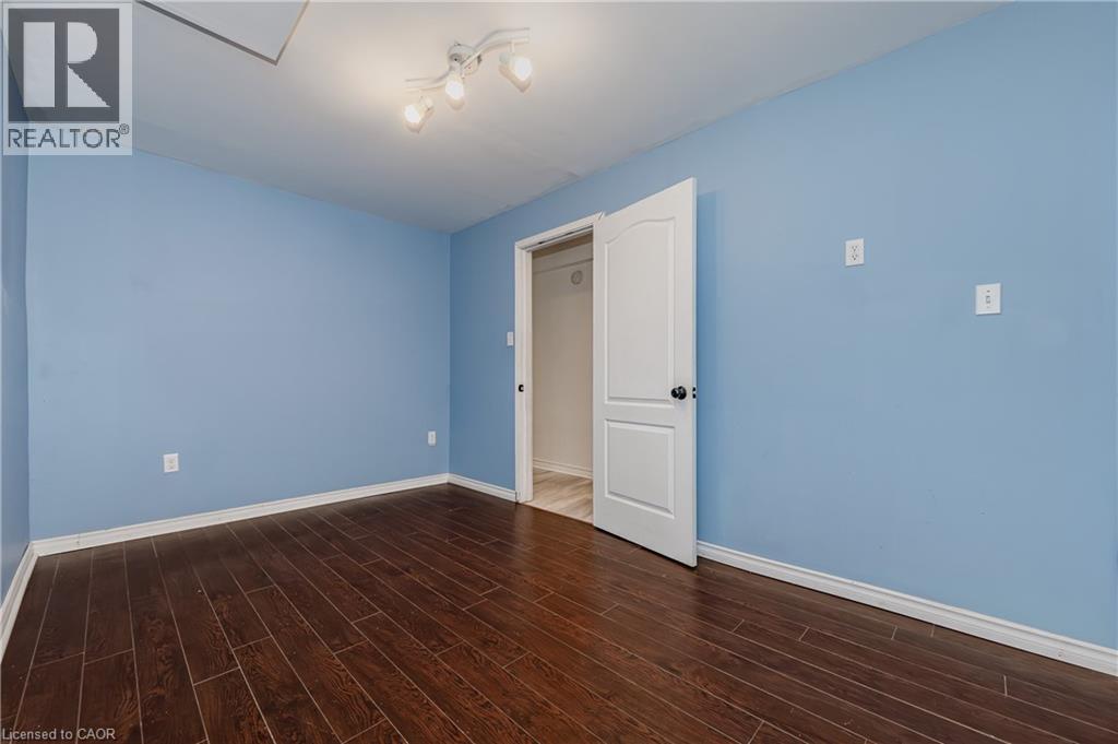 Photo 13 of 57 Oak Hill Drive Unit Lower, Cambridge ON