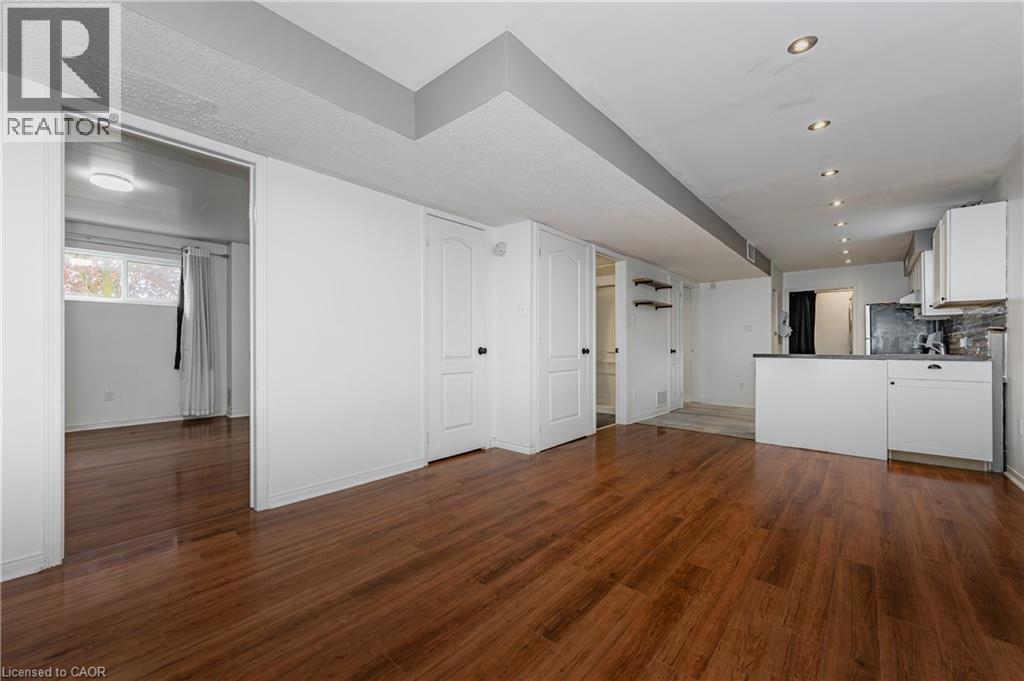 Photo 18 of 57 Oak Hill Drive Unit Lower, Cambridge ON