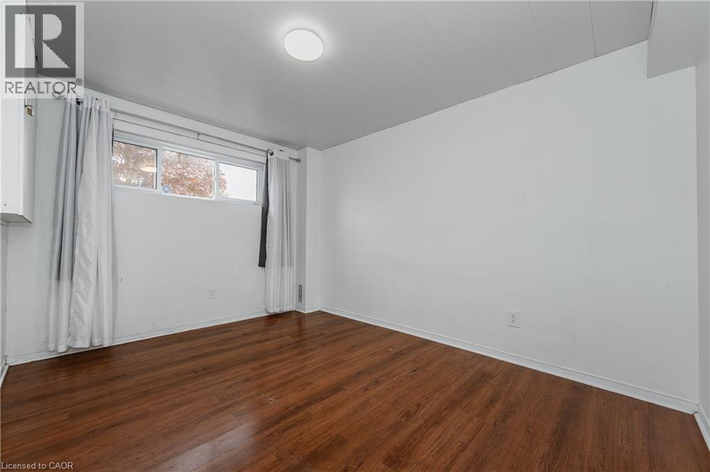 Photo 4 of 57 Oak Hill Drive Unit Lower, Cambridge ON