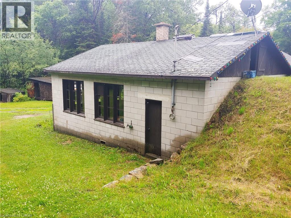 Photo 11 of 429 439 Lynx Lake Road, Huntsville ON