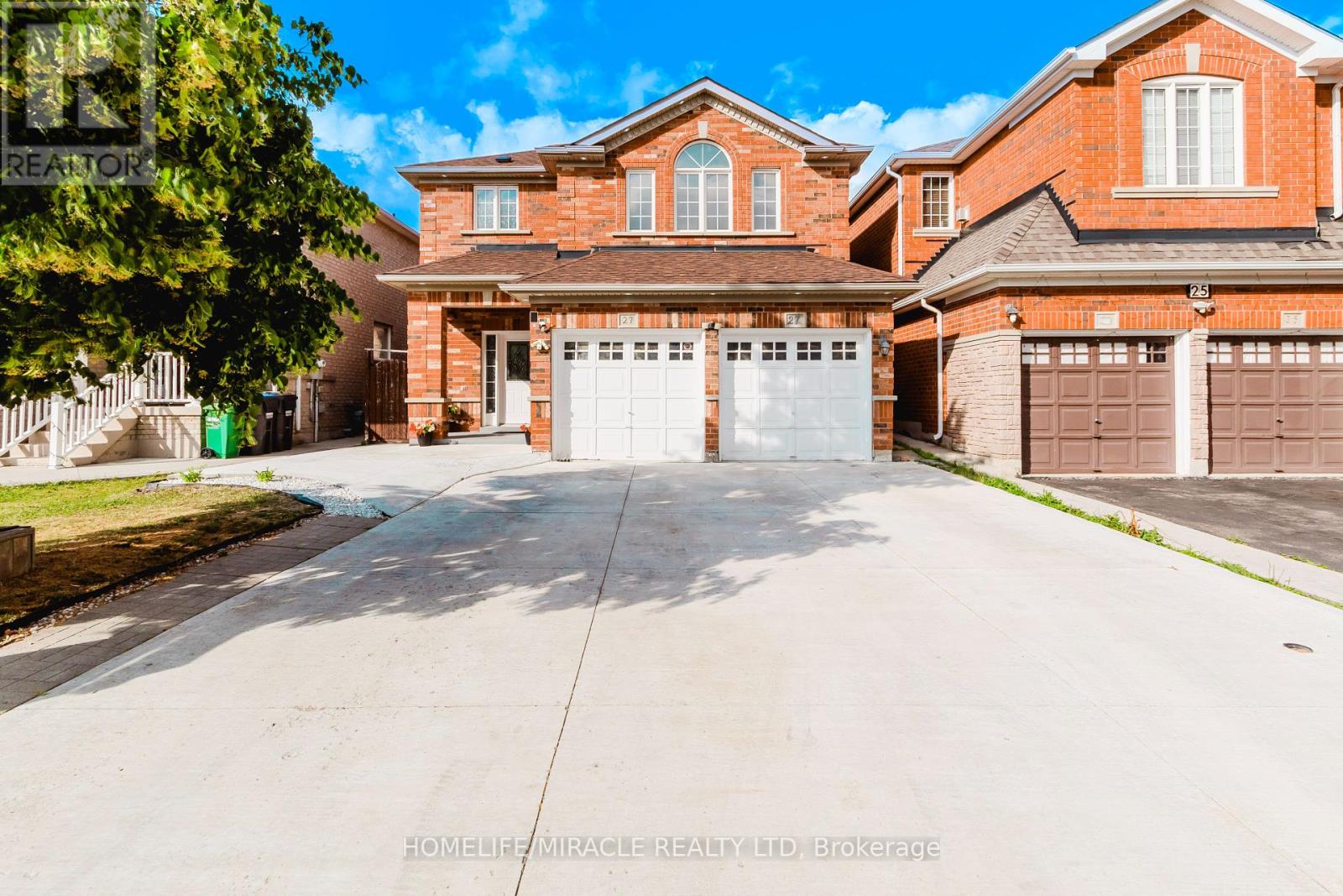 Photo 1 of 27 Silver Egret Road, Brampton ON