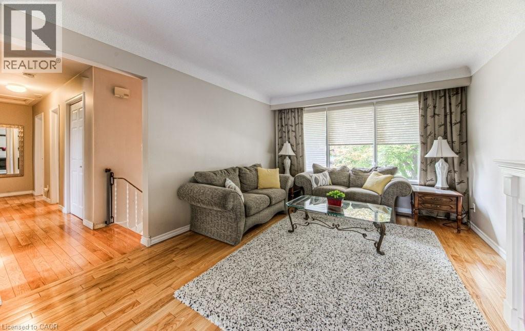 Photo 8 of 11 Coach Hill Drive, Kitchener ON