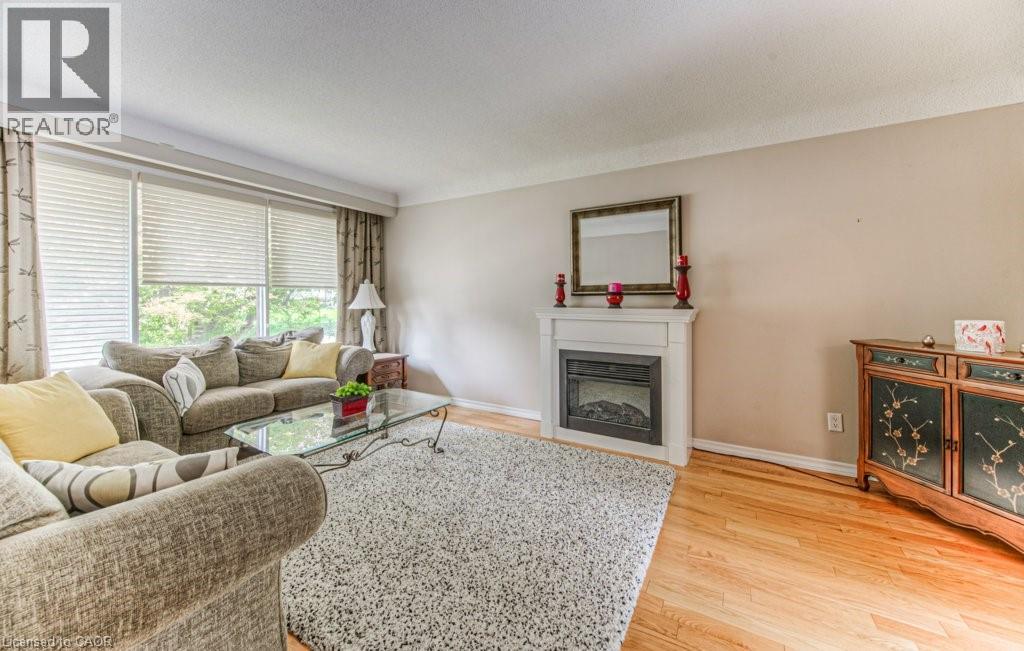 Photo 9 of 11 Coach Hill Drive, Kitchener ON