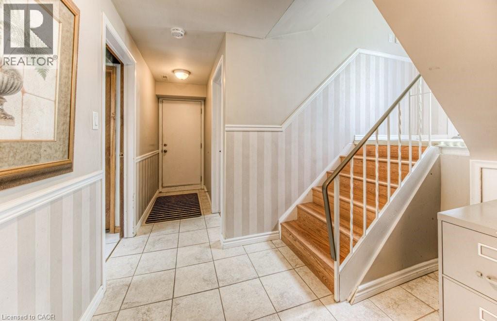 Photo 29 of 11 Coach Hill Drive, Kitchener ON